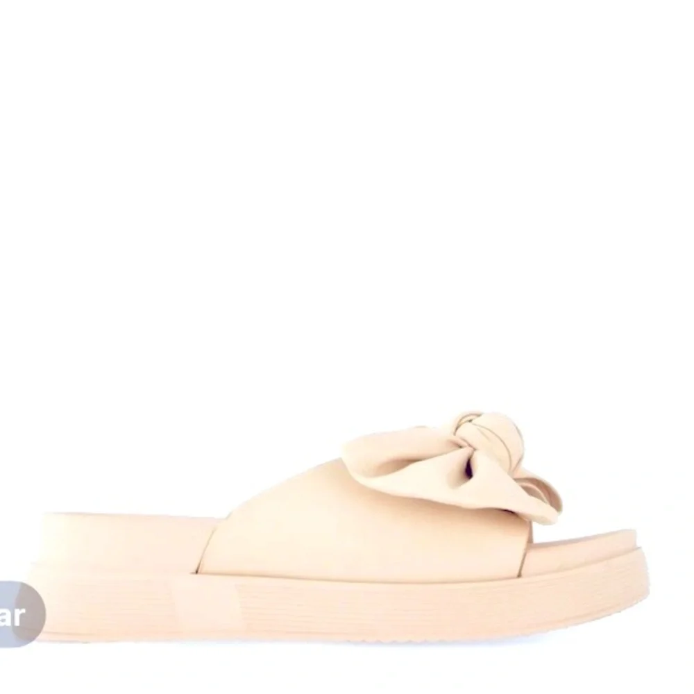 New Glamorous Bow Tie Sandal - Picture 2 of 5